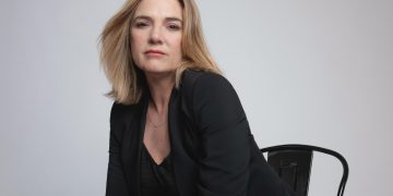 ENKA sanat’ın bu haftaki konuğu müziği ile kalplere dokunan Birsen Tezer