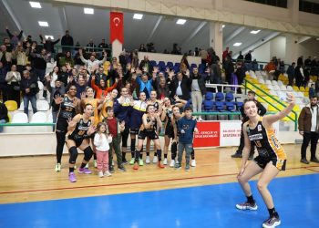 Gürespor 10’da 10 yaptı