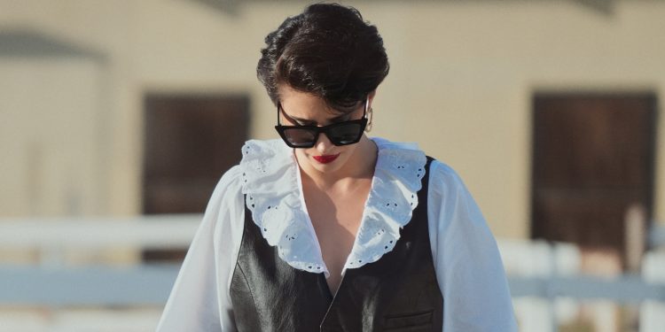 Hande Mehan’dan “Ayrılmam” Şarkısı