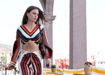 Serenay Sarıkaya, Yabancı dilde en iyi kadın 0yuncu” ödülünü kazandı