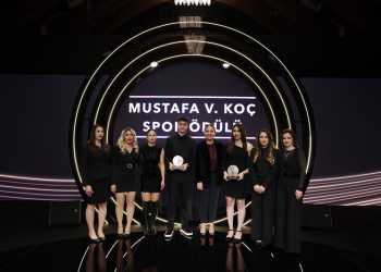 Golbol Kadın Milli Takımı ve Milli Yüzücü Kuzey Tunçelli, 2024 Mustafa V. Koç Spor Ödülü’nün Sahibi oldu