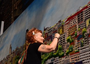 Ressam Alev Özas’ın Dev İstanbul Resmi