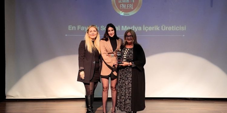 İzmir Art “Yılın En Faydalı İçerik Üreticisi” seçildi