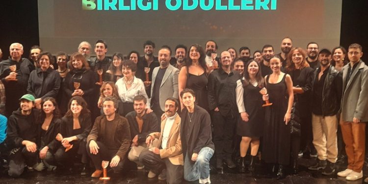 Genco Erkal Özel Ödülü Eskişehir Şehir Tiyatrolarına Değer görüldü Genco Erkal Özel Ödülü Eskişehir Şehir Tiyatrolarına Değer görüldü