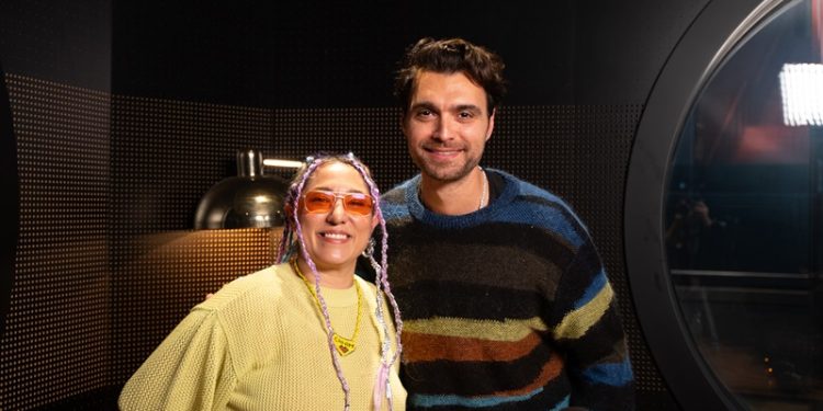 Kalben ve Hakan Kurtaş Keyifli sohbetleriyle sahne tozu yutanlar’da!