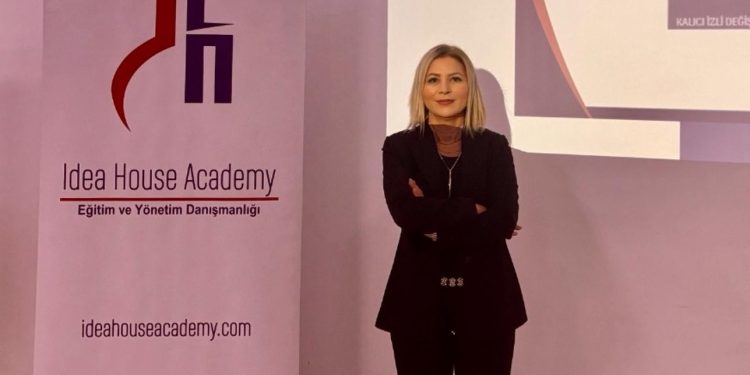 Üretim sektöründe yeni trend : Liderlik mavi yakadan başlıyor