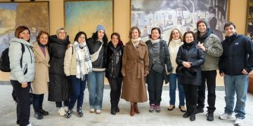 ‘Çok Güzel Hareketler Bunlar’ ekibi Eskişehir sanat sokağında
