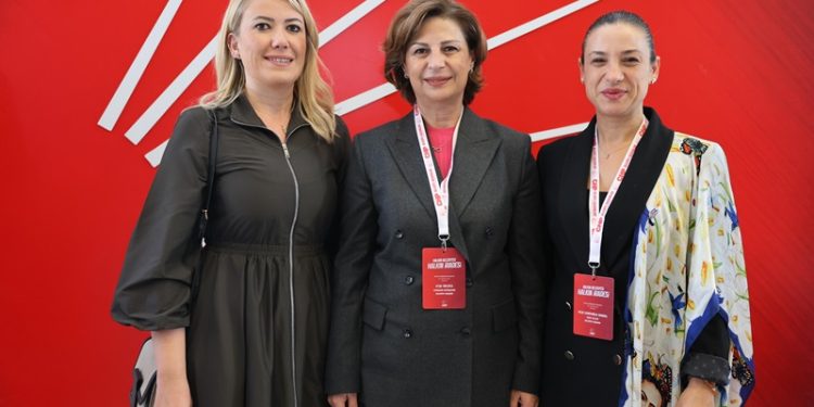 Eskişehir Büyükşehir Belediye Başkanı Ayşe Ünlüce : “Demokrasi için mücadele etmeye devam edeceğiz”