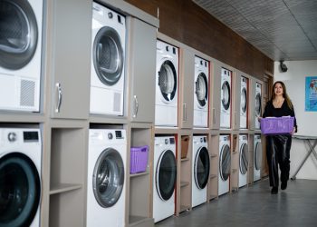 Mersinde gençlerin çamaşır yıkama problemi, ‘Çamaşır Kafe’ ile sorun olmaktan çıktı