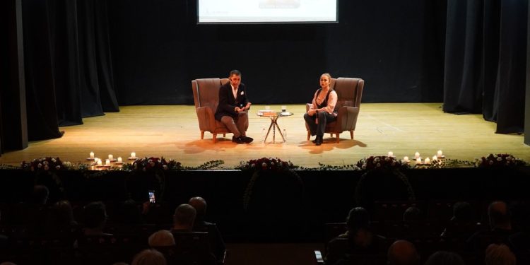 Edebiyat Söyleşileri’nde Nilüfer Açıkalın’la keyifli sohbet