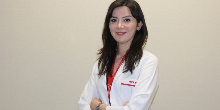 Op. Dr. Zekiye Kabaş : Orta kulak iltihabı tedavi edilmezse yüz felci yapabilir