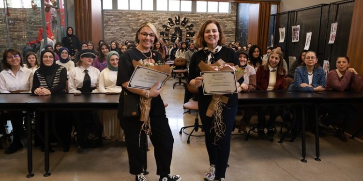 Modaya yön verenler gençlere cesaret aşıladı; “İletişim dilinizi doğru ve etkili kullanın”