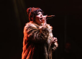 İş Sanat 2025’i Özge Fışkın ile karşıladı