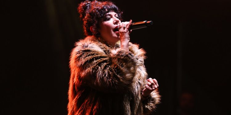 İş Sanat 2025’i Özge Fışkın ile karşıladı