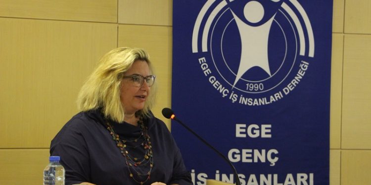 İnsan Kaynakları Yönetiminin Geleceği Ege Bölgesi’nde tartışıldı