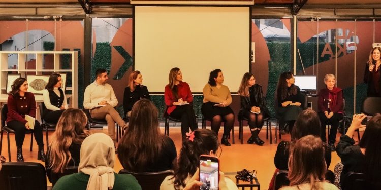 Doç. Dr. Yudum Söylemez : ‘Terapi Odasına Sistemik Bakış’