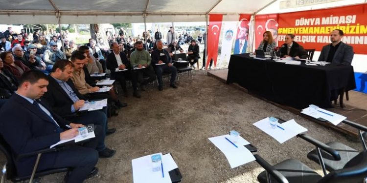 Efes Selçuk’ta Meryem Ana Evi mücadelesi sürüyor: Yılın ilk meclisi nöbet alanında!