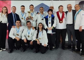 Esbaş aşçıları uluslararası yarışmada birincilikle döndü