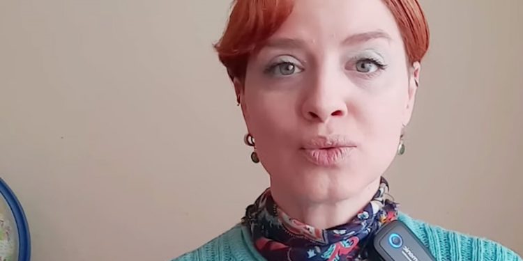 Gazeteci Yazar Hande Karacasu ‘Ayık Yaşamlar’ Belgeselinde ‘Uyuşturucuyu’ ele alıyor