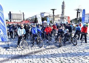 İzmir hafta sonunun tadını Bisikletli Pazar’la çıkarıyor