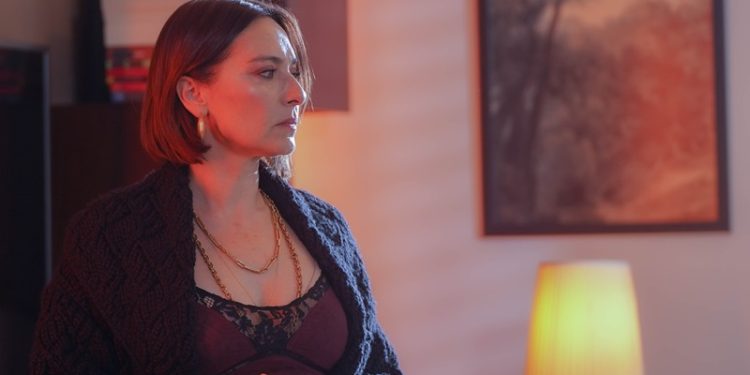 Kim Bu Gözü Kara Gazeteci Ahsen?