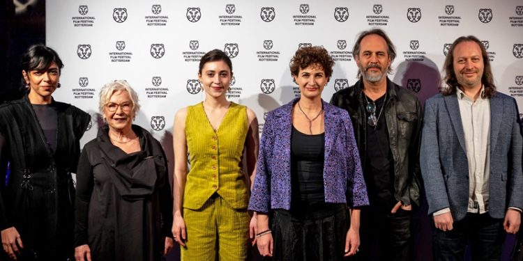 Pelin Esmer’in yeni filmi ‘ O da Bir Şey mi’  Rotterdam Film Festivali’nde Dünya Prömiyerini yaptı