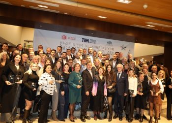 Moda endüstrisinin 78 yıldızına ödül