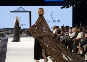 Ece Mumay, Diyarbakır’ın Londra’da Diyarbakır’ın Kadim Tarihi ile Podyuma çıktı