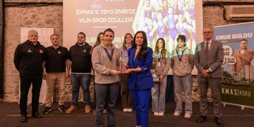 İzmir’de Yılın Spor Ödülleri sahiplerini buldu