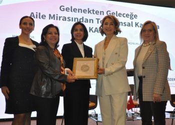 Kadınların başarı hikâyeleri gençlere ışık oluyor!