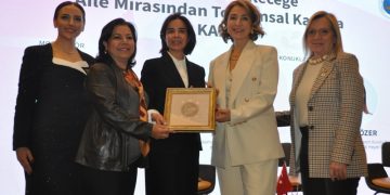 Kadınların başarı hikâyeleri gençlere ışık oluyor!