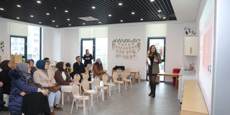 İstanbul Büyükşehir Belediyesi Ebeveyn Okulu açtı