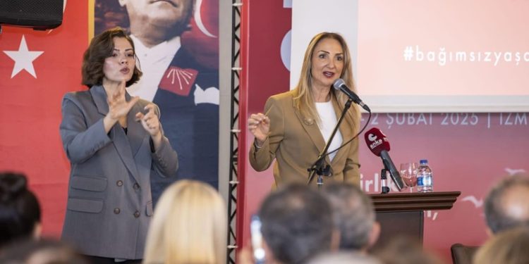 Aylin Nazlıaka: Türkiye’nin amiral gemisi İzmir