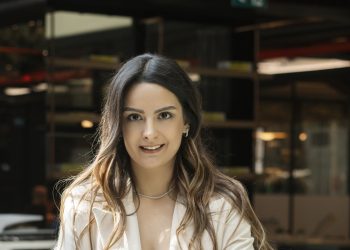 Teedo CMO’su Cansu Karagül : İş Dünyasında Sessiz Tehlike: Beyaz yakalılar yalnızlaşıyor, iş dünyası bağlarını kaybediyor