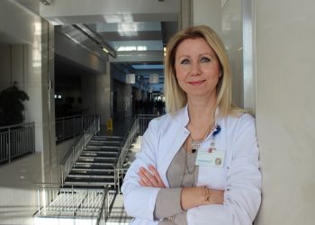 Göğüs Hastalıkları Uzmanı Dr. Esra Sönmez : Elektronik sigara da bağımlılık yaratıyor