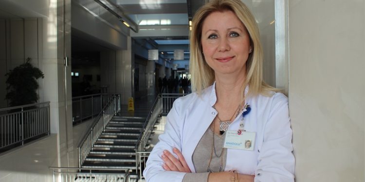 Göğüs Hastalıkları Uzmanı Dr. Esra Sönmez : Elektronik sigara da bağımlılık yaratıyor