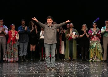 “Demokrasi Gemisi” demir aldı