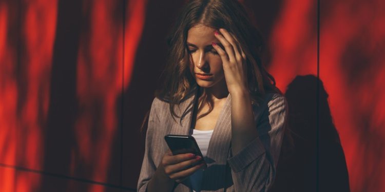 Alev Akkoyunlu : “Kadınların yüzde 58’i En Az Bir Kere Çevrimiçi Şiddete Maruz Kalıyor!”