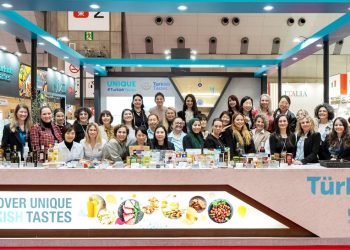 Ege İhracatçı Birlikleri Kadınları destekliyor, ihracatı büyütüyor