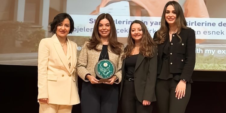 Akçansa, Uluslararası Kadın Dostu Markalar 2025 Farkındalık ödülü’nün sahibi oldu