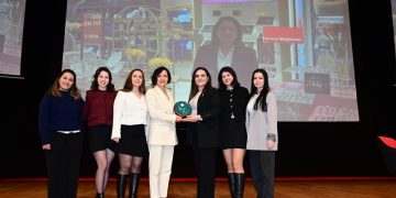 Karaca, “Karaca Satışa Kadınlar ile İz Bırakıyor” Projesiyle Ödül Sahibi oldu