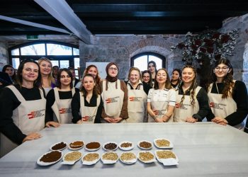 İzmir, meslek fabrikası’nda Güler Sabancı’yı ağırladı