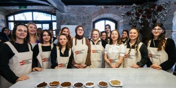 İzmir, meslek fabrikası’nda Güler Sabancı’yı ağırladı