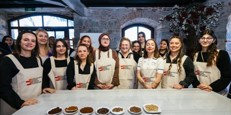 İzmir, meslek fabrikası’nda Güler Sabancı’yı ağırladı