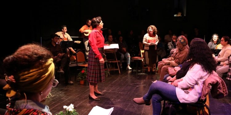 Şehrin Tiyatrosu Gülten Akın Şiirleriyle Maltepe’de