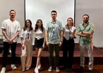 Üniversiteli gençler film analizi için buluştu