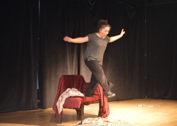 Ayvalık’ta kadın oyunları festivali beşinde kez izleyicisiyle buluştu