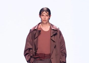 Moskova Fashion Week’te Güçlü ve zarif bir gokunuş