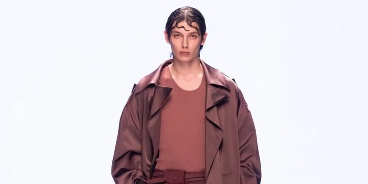 Moskova Fashion Week’te Güçlü ve zarif bir gokunuş