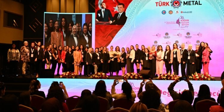 Gazeteci Seda Gök “Metale Hayat Veren Kadınlar” Kitabının dördüncüsünü yazdı